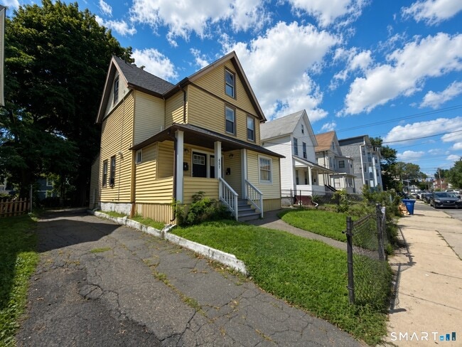 Building Photo - 451 Hollister Ave