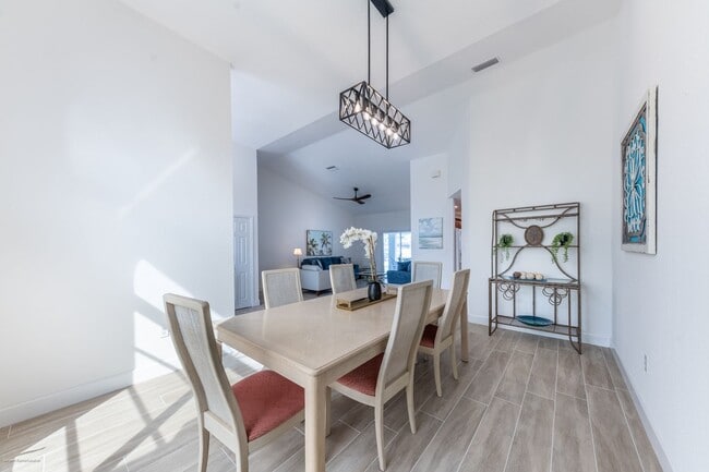 Building Photo - 2572 Brazilia Ct