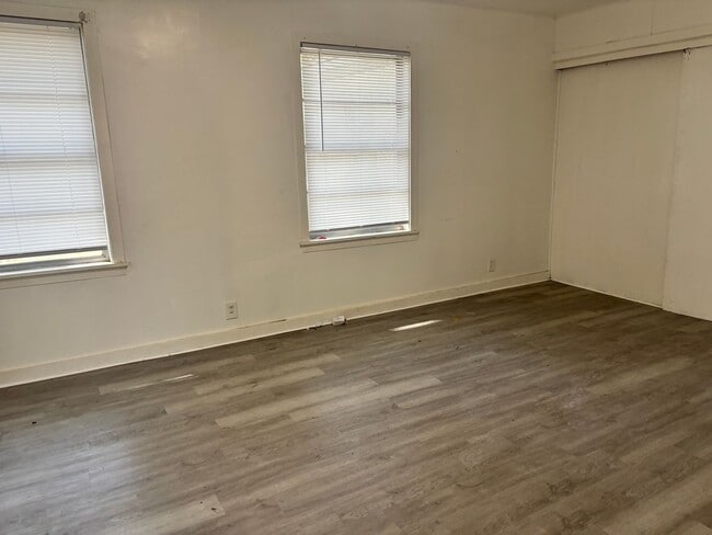 Building Photo - 333 Northside Cir