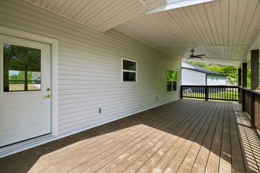 Building Photo - 551 Skyview Dr