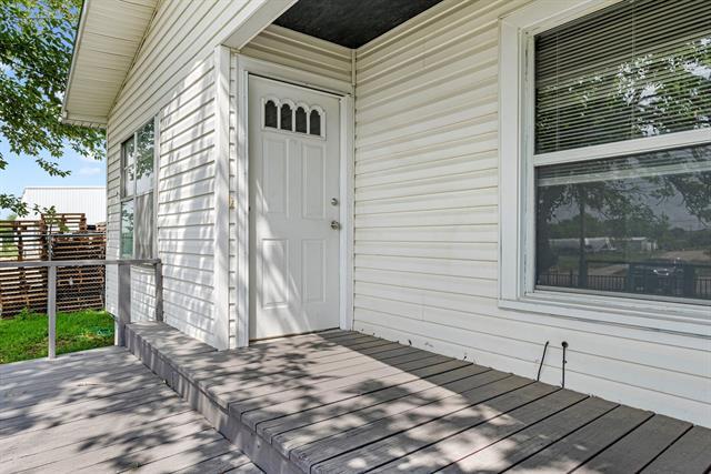 Building Photo - 1906 N Main St