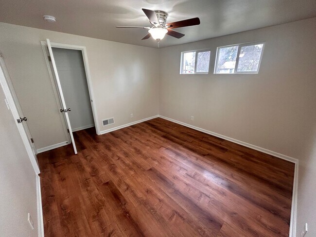 Building Photo - Beautiful 3 Bed, 2 Bath House Near Manito Park on South Hill!