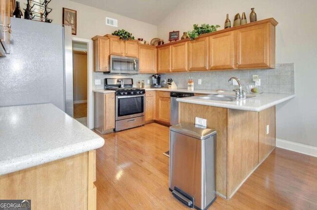 Building Photo - 4217 Brentwood Dr