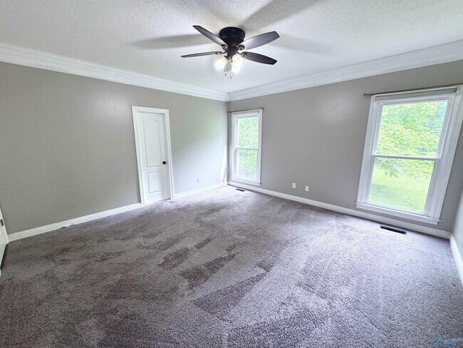 Building Photo - 192 Rosecliff Dr