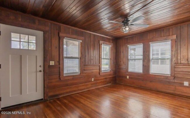 Building Photo - 1718 1st St N