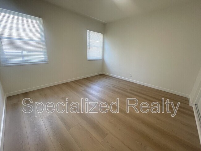 Building Photo - 500 Hill Dr