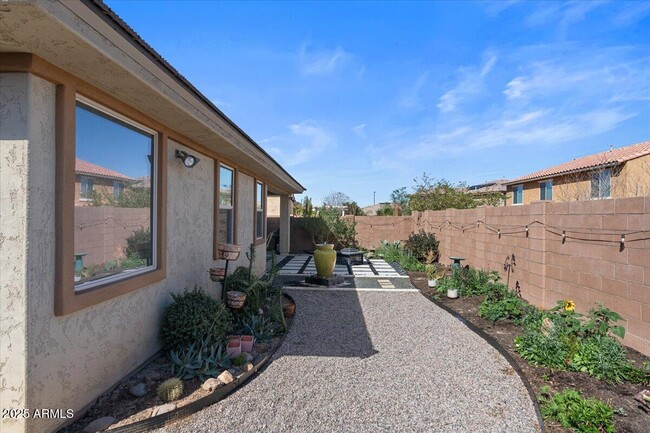 Building Photo - 2674 E Cherry Hill Dr