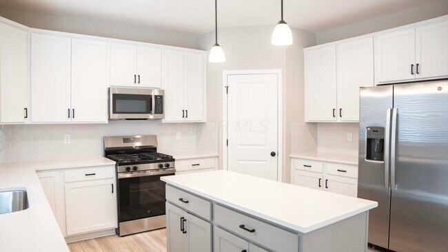 Building Photo - 1717 Longhill Dr