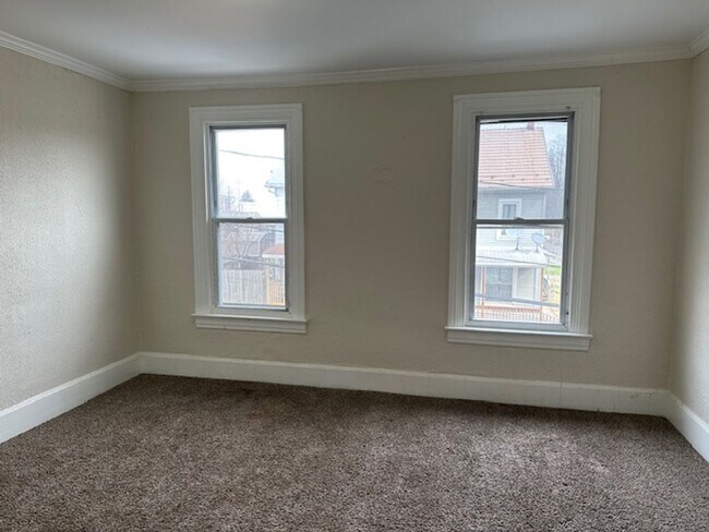 Building Photo - 548 N 3rd St