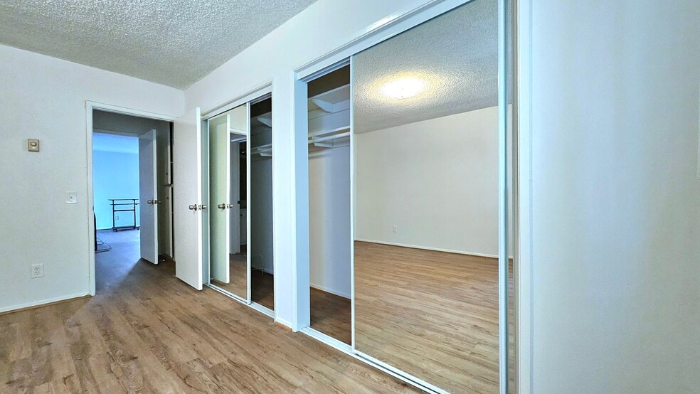 Spacious Closet - 3838 Keystone Ave