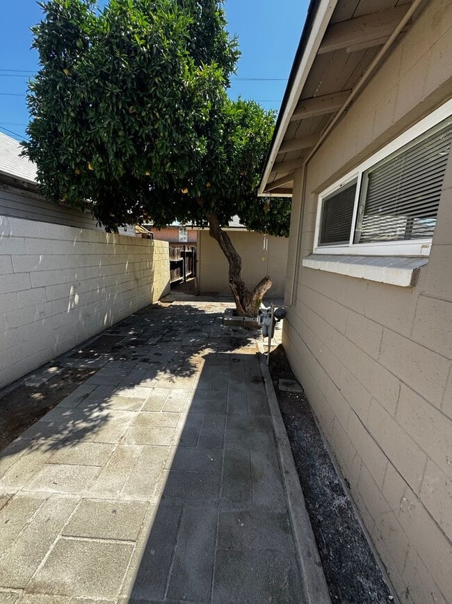 Building Photo - APPLY FOR THIS BEAUTIFUL HOME TODAY!