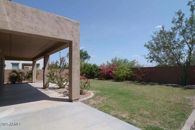 Building Photo - 5205 W Sweet Iron Pass