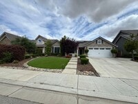 Building Photo - 493 Crescent Ln