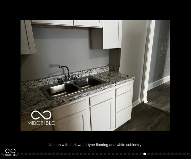 Building Photo - 328 W 40th St