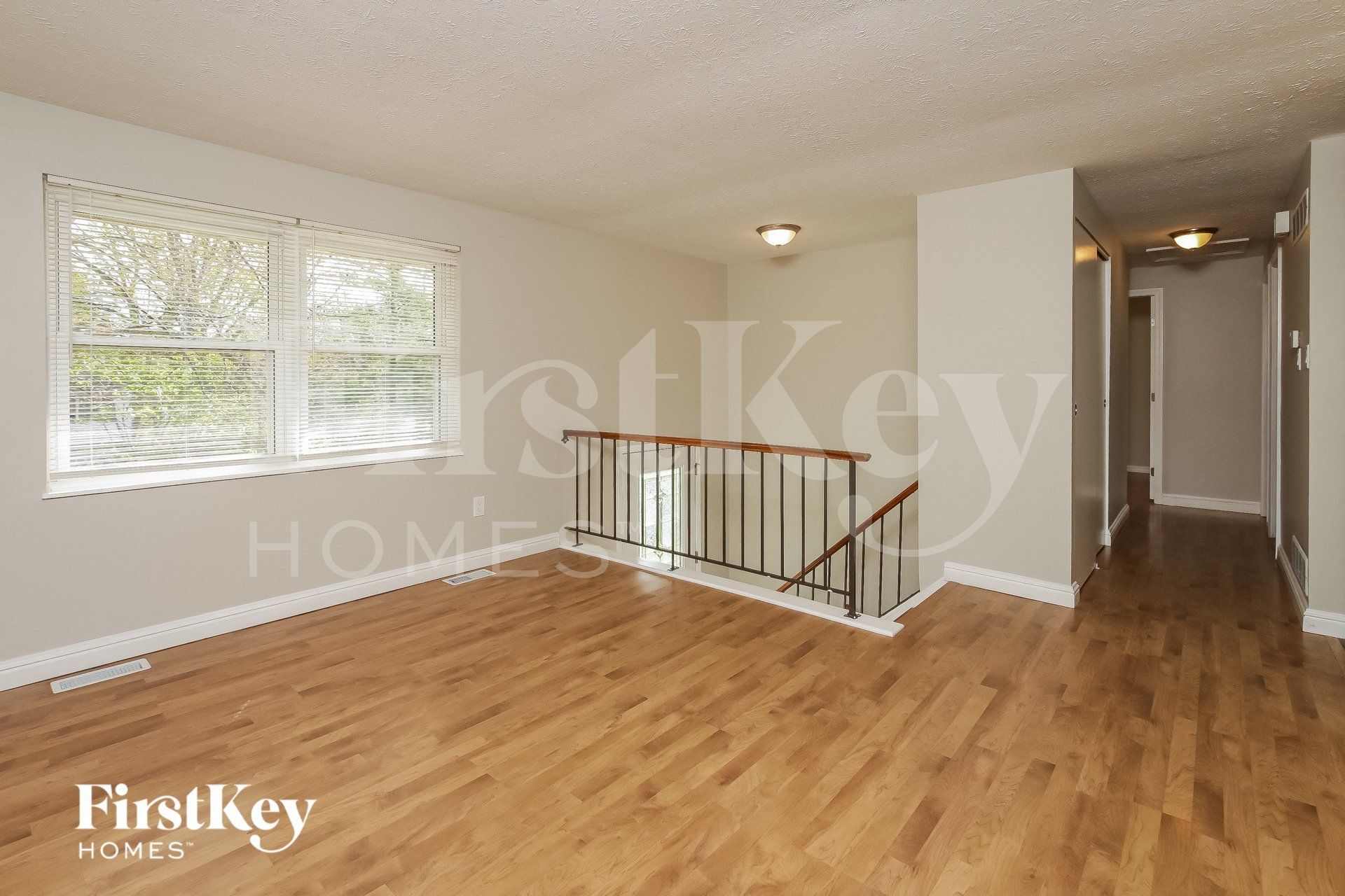 Building Photo - 1494 Meadowbright Ln