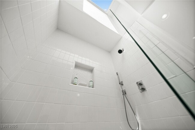 Building Photo - 3027 Bel Air Dr