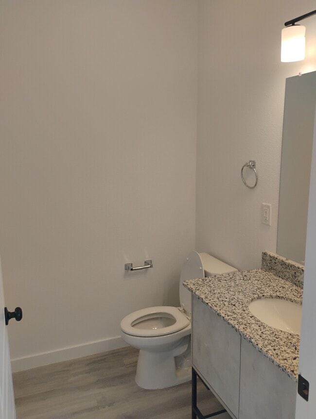 Building Photo - 841 Ventnor Ave