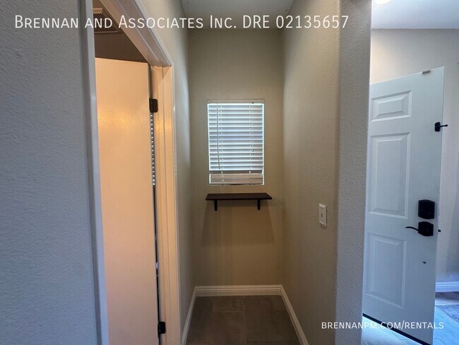 Building Photo - 1165 Latigo Cove