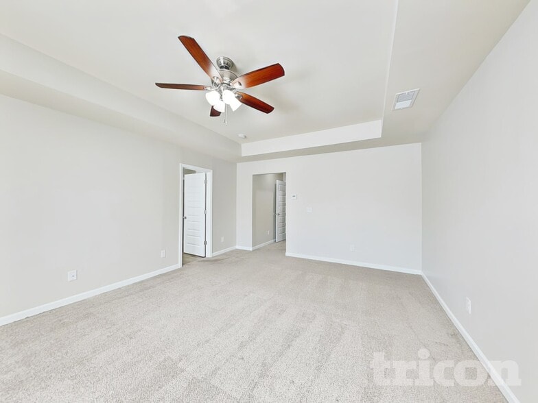 Building Photo - 1095 Lear Dr
