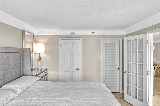 Building Photo - 3301 S Ocean Blvd