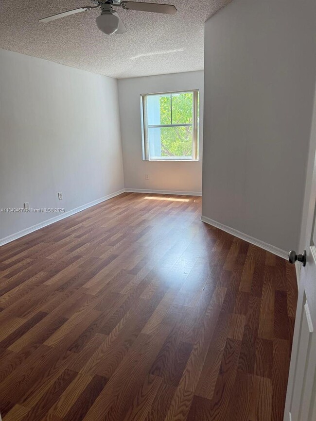 Building Photo - 165 NW 96th Terrace