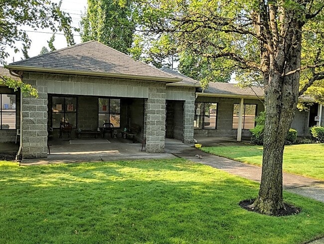 Building Photo - Lents Village