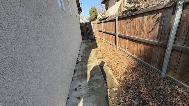 Building Photo - Single-Story Home for Lease – Manteca