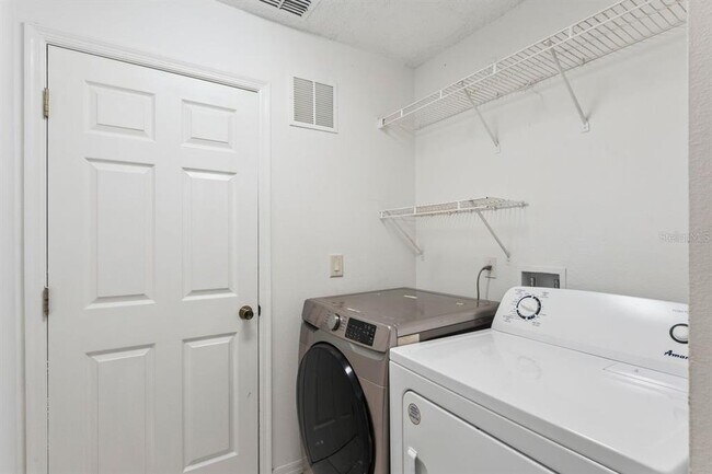 Building Photo - 13635 Waterhouse Way