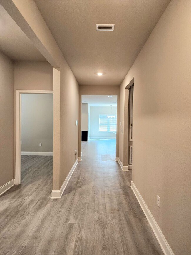 Building Photo - 3/2 home in Aventura subdivision