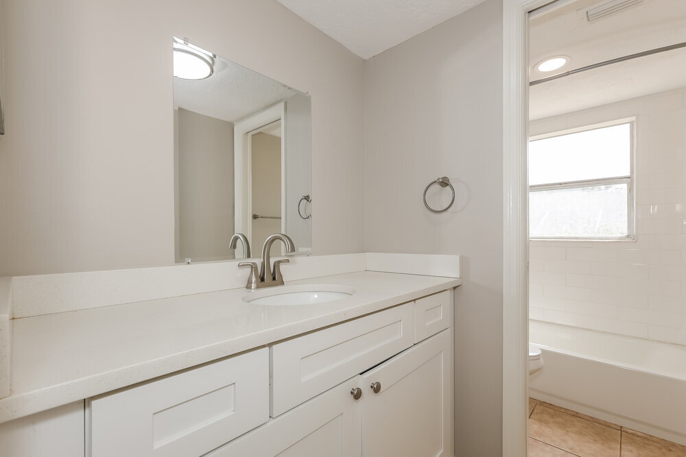 Building Photo - 9811 N Connechusett Rd