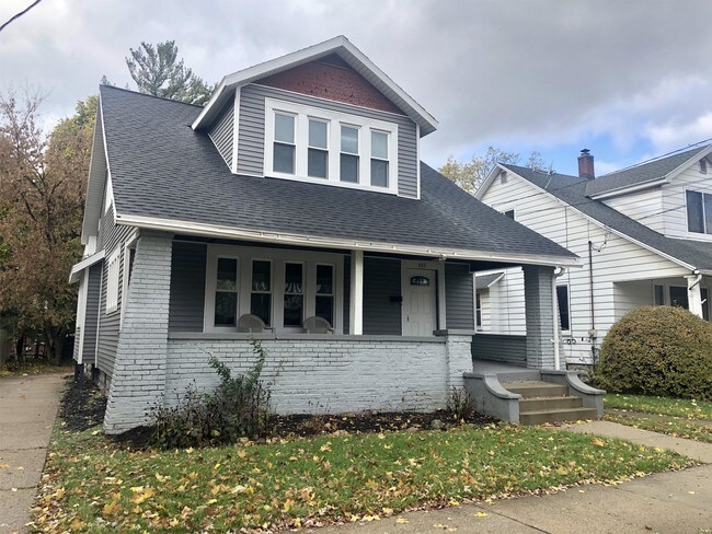 Building Photo - 647 Lincoln Ave NW