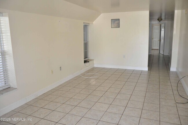 Building Photo - 127 7th St N