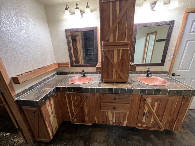 Building Photo - 2526 Co Rd 4790