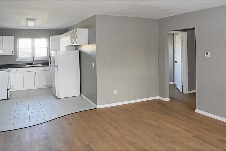 Kitchen - 191 N Beverwyck Rd