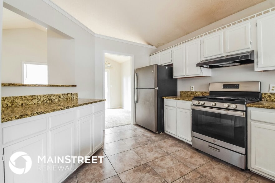 Building Photo - 187 King James Dr