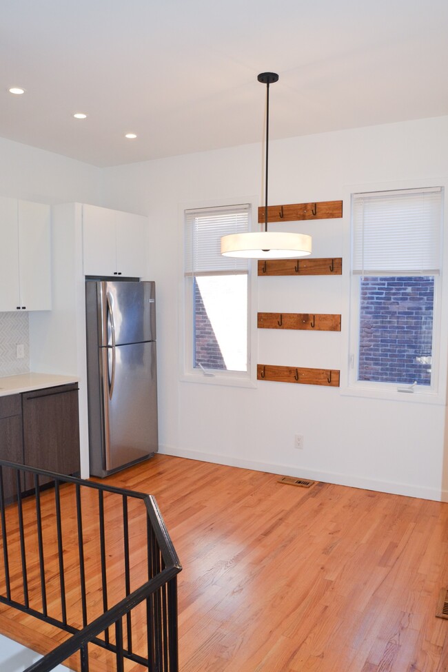 Dining room - 816 N Pennock St