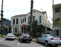 Building Photo - 230 E 12th St
