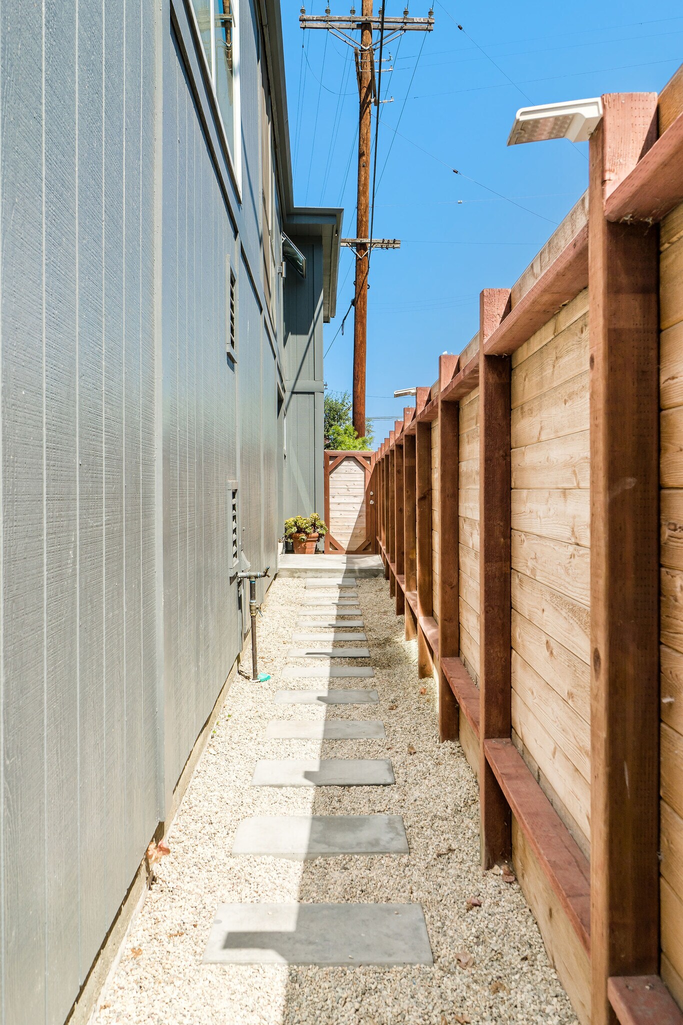 Building Photo - 40 18th Ave
