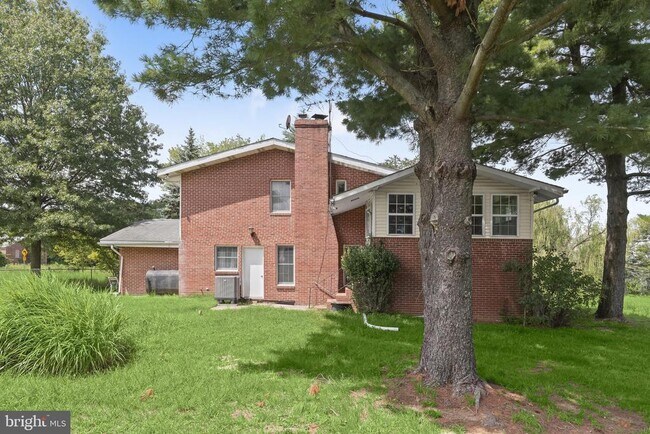 Building Photo - 4816 Bucks School House Rd