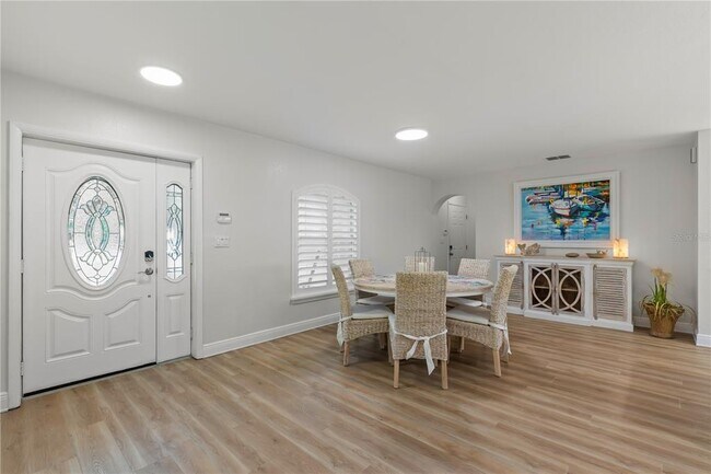 Building Photo - 17527 Canal Shores Dr