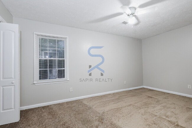 Building Photo - Move in before November 15th and get $100 ...