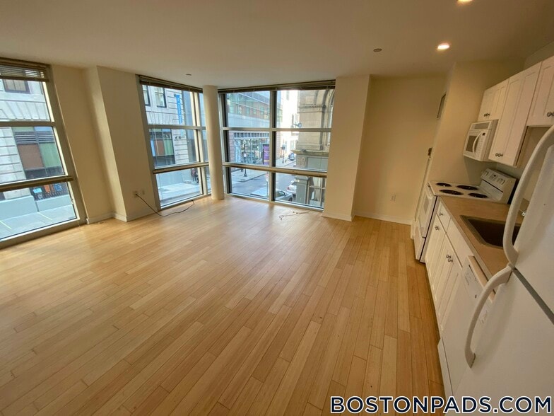 Building Photo - 40 Boylston St