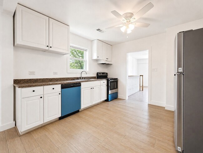 Building Photo - 2215 46th St