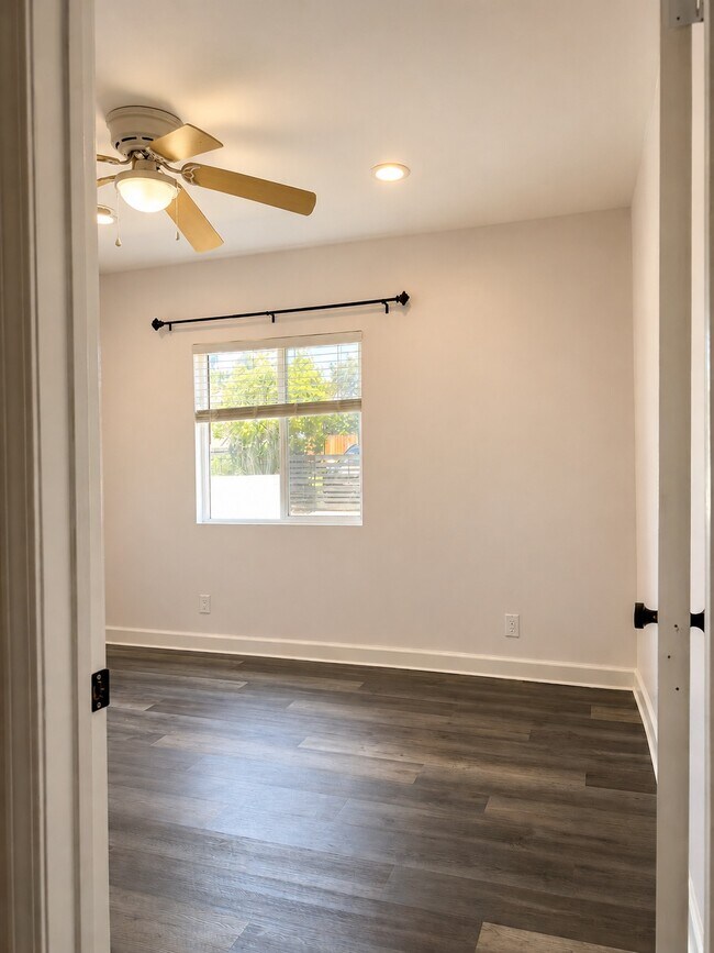 Entrance to the bedroom/secondary office. - 4534 Edgewood Pl