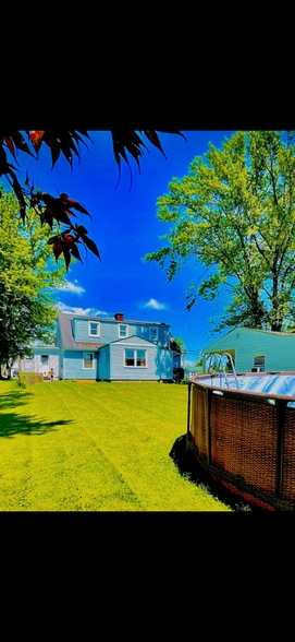 Building Photo - 515 NY-212