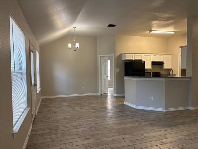 Building Photo - 2405 Wisteria Way