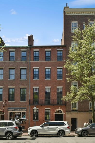 Building Photo - 112 Charles St