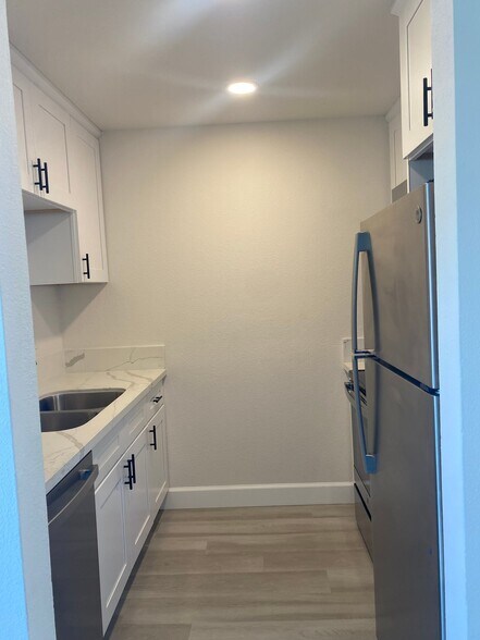 Building Photo - 8951 Jamacha Rd