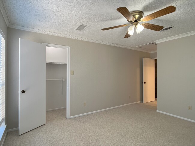 Building Photo - 3737 Wakeforest St