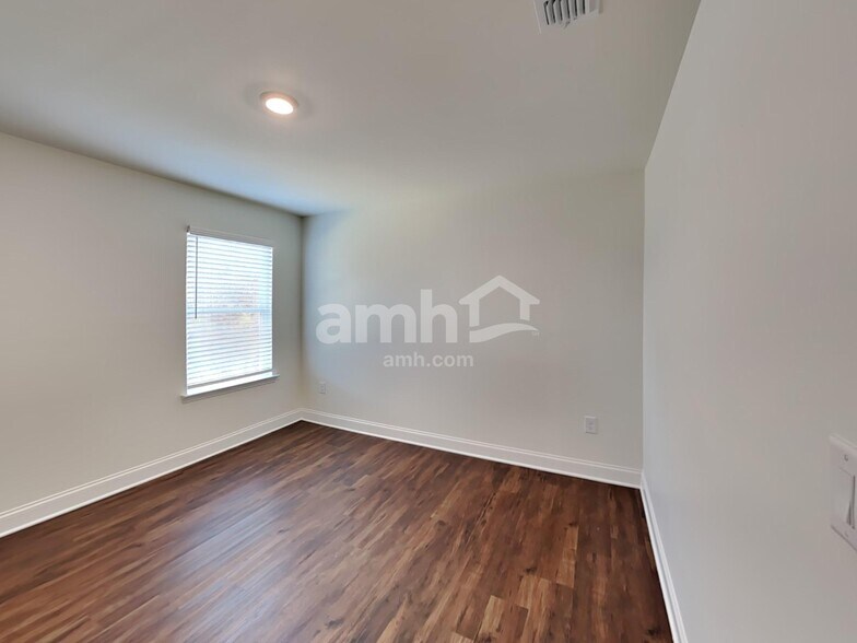 Building Photo - 601 Smt Vw Ln